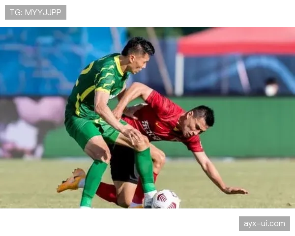 铁卫护航后防线,球队防守体系焕发新机表现抢眼 铁卫护航后防线,球队防守体系焕发新机表现抢眼