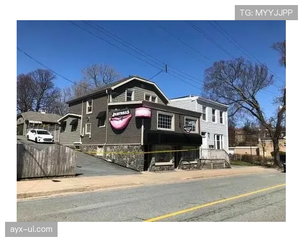 皮克买豪宅的钱够养几个平民家庭了，这生活咋想的？